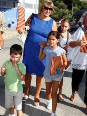 Carmen Bazán ejerce de abuela orgullosa con los hijos de Jesulín y María José campanario  