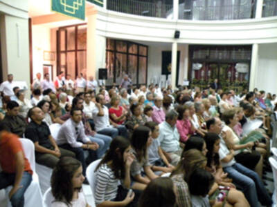 Audiovisual con el titulo Sentimiento Cofrade, vivencia de un año de vida, en la Hermandad de la Vera-cruz de Alcalá del Río