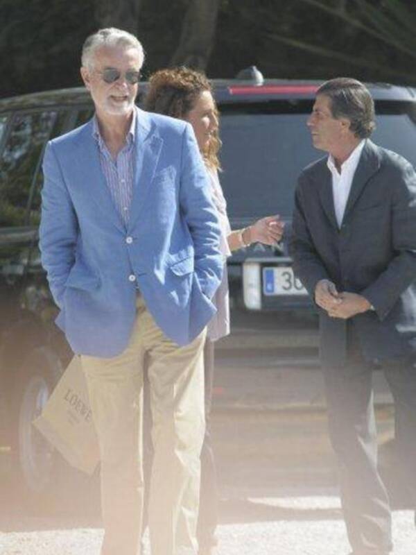 El emotivo reencuentro de los duques de Alba y su madrina Carmen Tello tras la boda