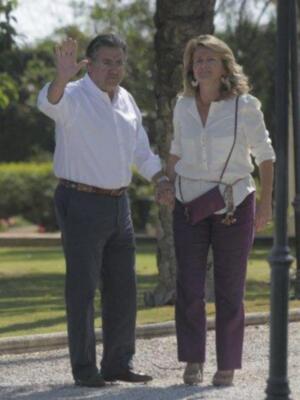 El emotivo reencuentro de los duques de Alba y su madrina Carmen Tello tras la boda