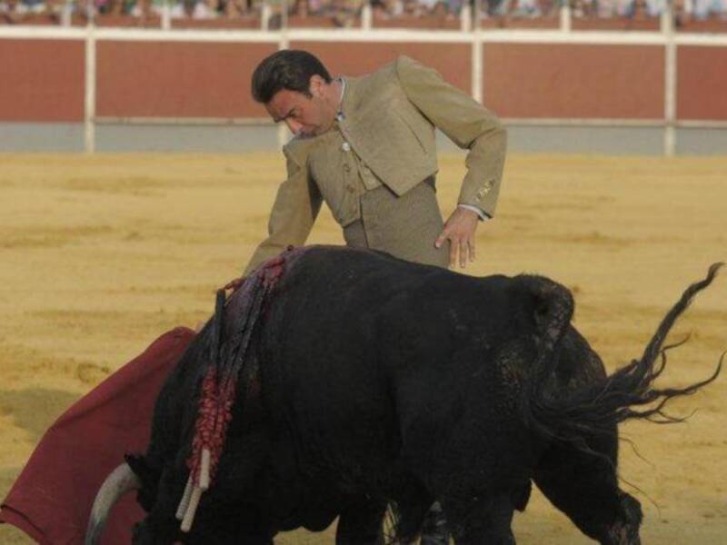Espartaco, Ponce ,Morante y Cayetano, toreros solidarios y padrazos 