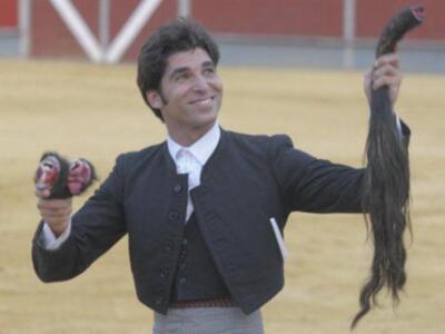 Espartaco, Ponce ,Morante y Cayetano, toreros solidarios y padrazos