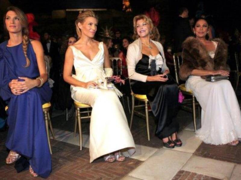 Fiesta de gala y mascaras en los Reales Alcázares de Sevilla  