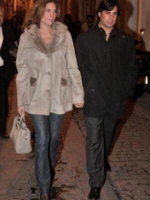 Francisco Rivera, con su novia Lourdes, feliz por la paternidad y la boda de su hermano pequeño