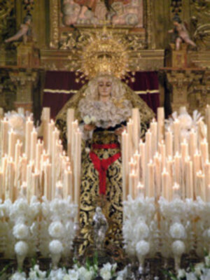  Galeria de la Solemne Función Eucarística, donde se procedió a la imposición del Fajín del Rey Juan Carlos I, a la Soledad de Alcalá del Río.