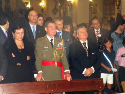  Galeria de la Solemne Función Eucarística, donde se procedió a la imposición del Fajín del Rey Juan Carlos I, a la Soledad de Alcalá del Río.