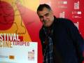 Fotografía del director de cine en la alfombra roja del Festival de Cine Europeo de Sevilla.