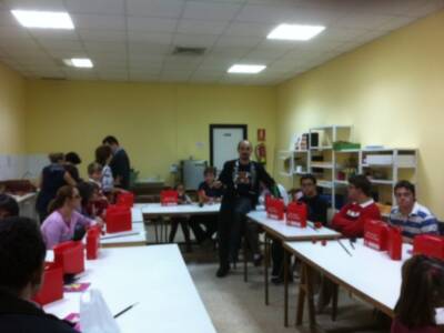 La fundación abracadabra llena Sevilla de magia e ilusión con los talleres para gente mágica, patrocinados por la fundación MAPFRE