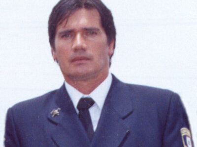 El Estado Mayor del F.E.L.C.N. de la Policía Nacional de Bolivia decidió otorgar la prestigiosa Condecoración Emblema de Oro al investigador español Jaime Parejo