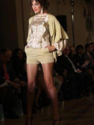 Noelia López regresa a Sevilla y aclara su relación con Guti