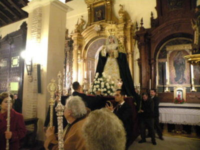  Procesión claustral de la virgen de la Esperanza de la Hermandad de Jesús Nazareno de Alcalá del Río.