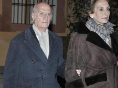 La duquesa de Alba presenta por fin sus memorias con su marido y tres de sus hijos