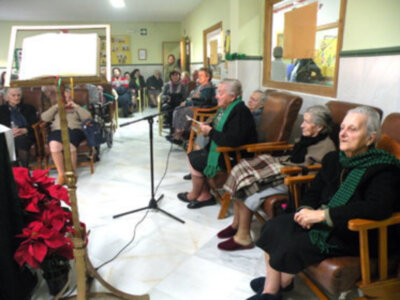 Santa Misa de Navidad, en la Residencia de Mayores, asistida, Virgen de las Angustias de Alcalá del Río.