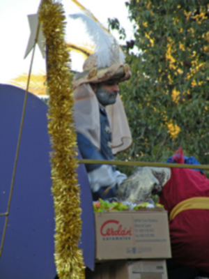 Los Reyes Magos repartieron  ilusión por el barrio de Triana.