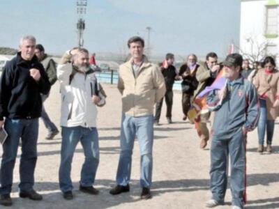 Cayetano Martínez de Irujo visita agricultores de Marinaleda