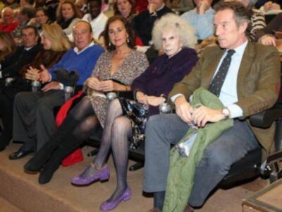 La duquesa de Alba se divierte con imitación que de ella hacen los Morancos 