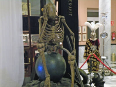 L a Real Hermandad del Santo Entierro, de Sevilla, inauguró su exposición de en seres en el ateneo Sevillano