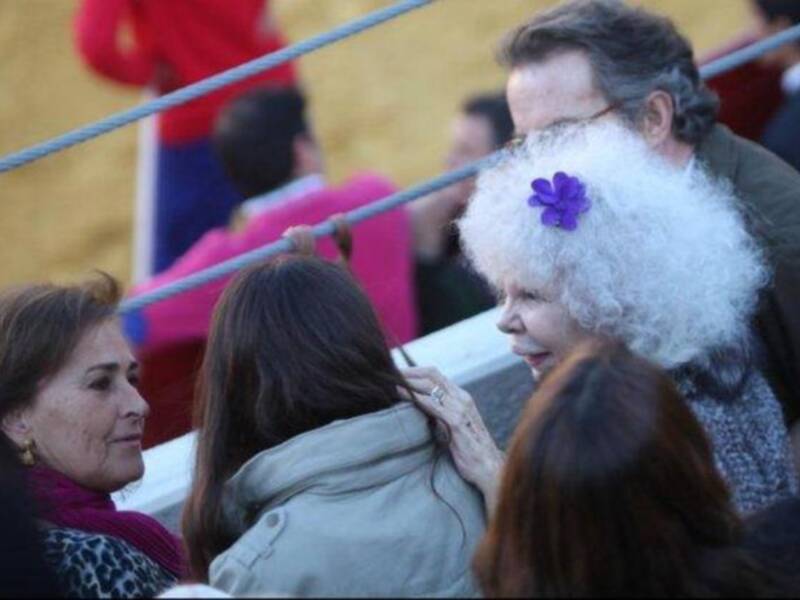 Eva González fue a la plaza a ver torear a su novio Cayetano 