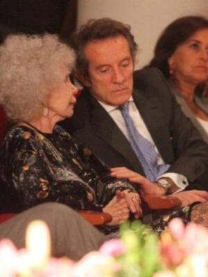 La duquesa de Alba premiada por Onda Cero