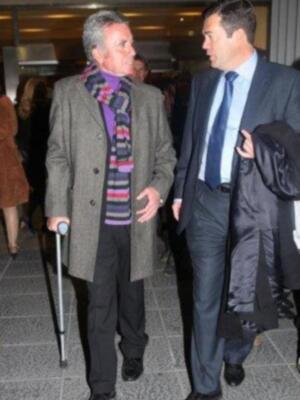 Gloria Camila cumple 16 años sobre la pasarela ante la orgullosa mirada de su padre y su hermano que regreso de Irlanda