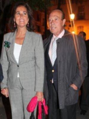 La duquesa de Alba premiada por Onda Cero