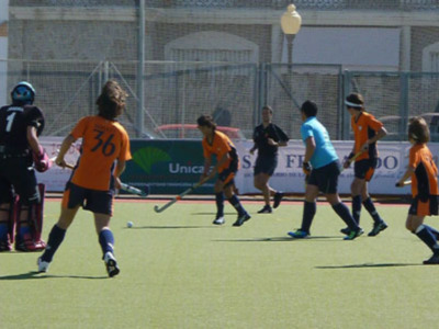 Doble derbi isleño con fiesta de goles y un claro color naranja en hockey