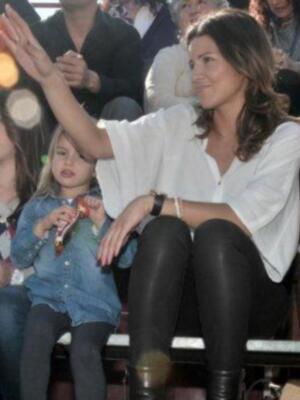 El cordobés celebra el día del padre con sus tres hijos en un festival benéfico