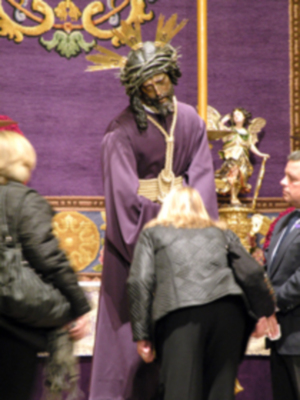 Solemne besamanos del Gran Poder en la madrugada del Sábado Pasión