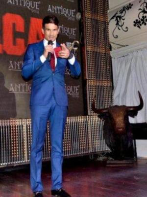 Manzanares recoge su cuarto trofeo en la misma semana en Sevilla