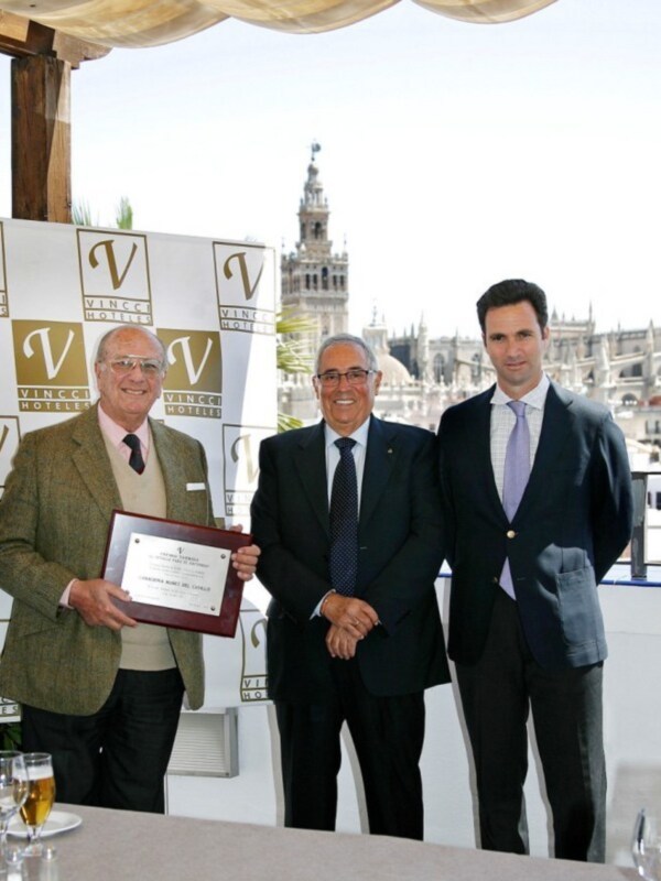 Vincci entrega su IX premio Taurino Al detalle para el recuerdo a la ganadería Núñez del Cuvillo