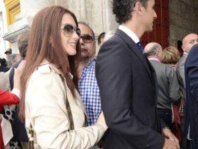 Lourdes Montes y la duquesa de alba fueron a ver torear a Francisco Rivera a la maestranza y después al hotel