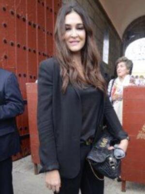 Lourdes Montes y la duquesa de alba fueron a ver torear a Francisco Rivera a la maestranza y después al hotel