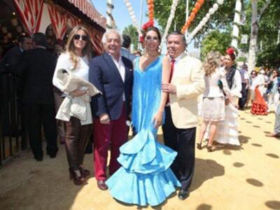 Numerosos personajes conocidos en Feria de Sevilla 2012