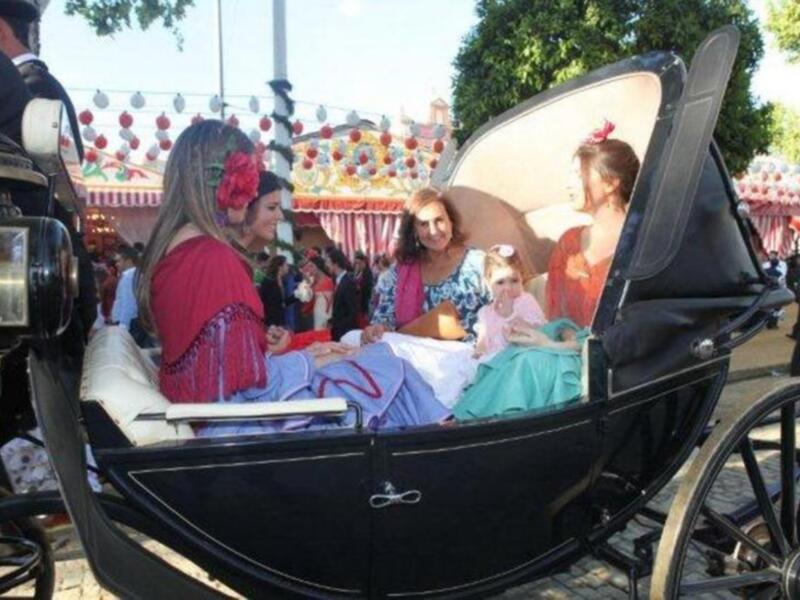 Numerosos personajes conocidos en Feria de Sevilla 2012