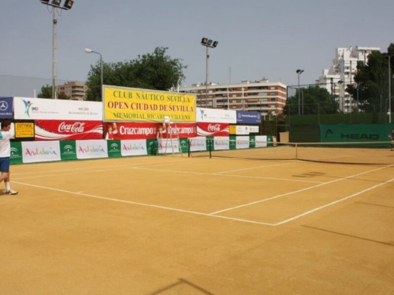 Juan Beaus da la nota en los cuartos de final del Open de Sevilla de tenis