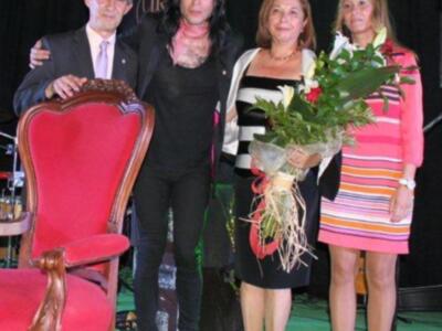 El cantante y periodista Mario Vaquerizo "pregonó" la Feria de Lora del Río en la noche del miércoles 30 de mayo