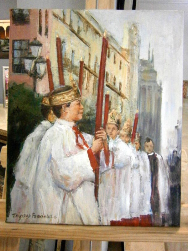 Pintura que muestra a una figura vestida con un manto blanco y tocado, seguida por otros personajes en traje religioso, todos con velas rojas. El fondo muestra una escena urbana con edificios y árboles.