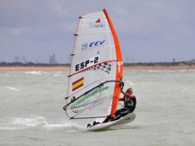 La flota del Club Náutico Sevilla, al asalto de los Campeonatos de España de vela infantil