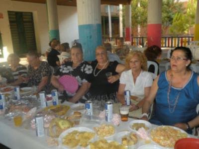 El grupo de teatro volver a empezar, puso el broche de oro de fin decurso del colegio de mayores Ceper del Polígono Norte  de Sevilla.