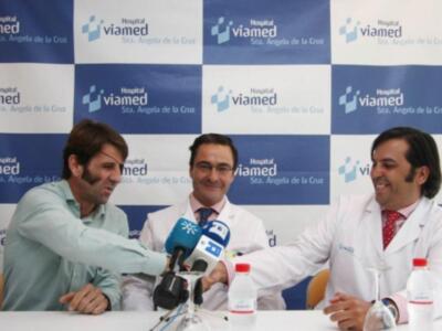 El diestro Juan José Padilla recibe el alta en el Hospital Viamed Santa Ángela de la Cruz de Sevilla