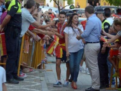 Jesús Navas, recibido como un héroe en su pueblo, Los Palacios