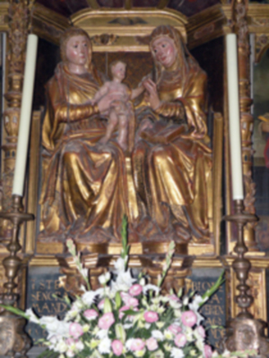 Retablo de Santa Ana del Siglo XVI en la parroquia de Alcalá del Río.