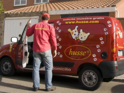 Husse ofrece un autoempleo con la única franquicia en España de reparto a domicilio gratuito de comida para mascotas