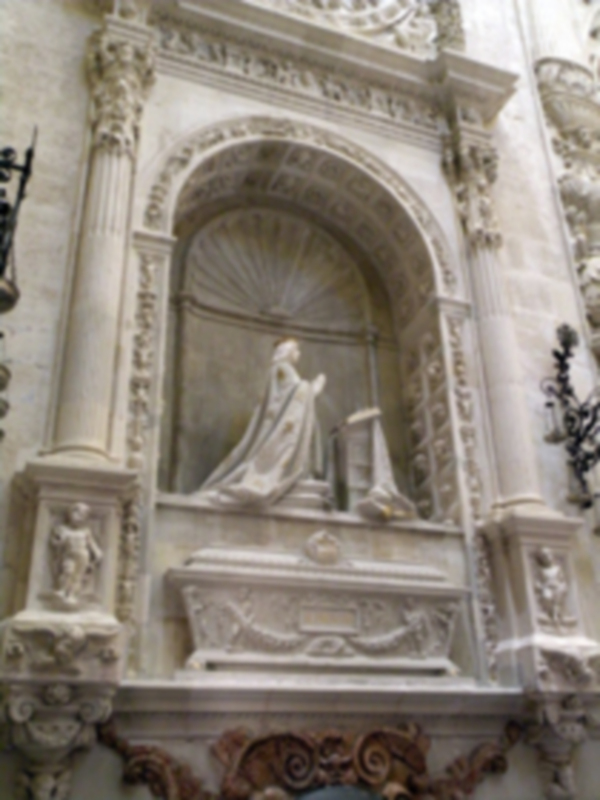 La Virgen de los Reyes patrona de la Archidiócesis de Sevilla, ha regresado a la capilla Real.