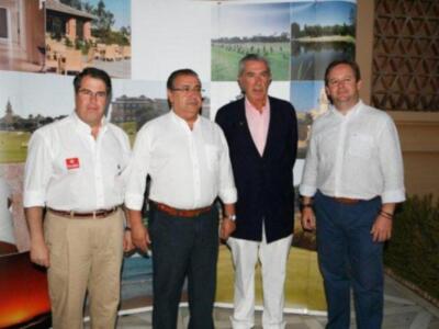 Los del Río, Chiquetete y Hugo Salazar muestran su cara más solidaria jugando al golf en Islantilla