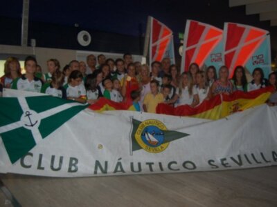 Marina Alabáu ya está en casa con su inseparable oro olímpico