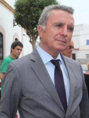 José Fernando recibe un millón de euros, herencia de Rocío Jurado de mano de su padre Ortega Cano