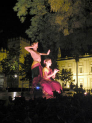 Sevilla.El Histórico Teatro Tascabile di Bérgamo en la Plaza del Triunfo.