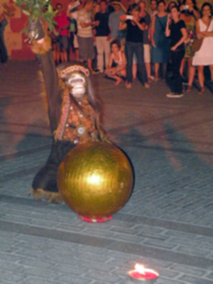 Sevilla.El Histórico Teatro Tascabile di Bérgamo en la Plaza del Triunfo.