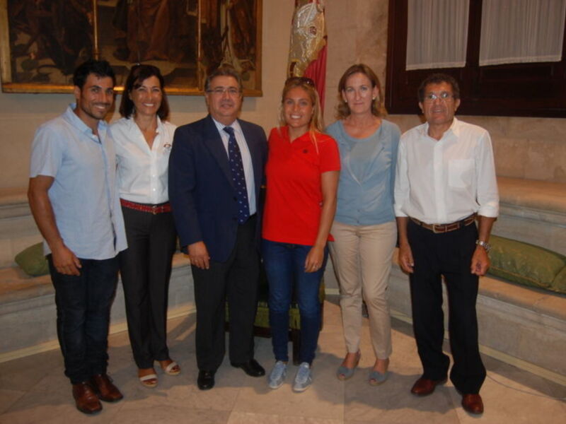 El alcalde de Sevilla apoya al windsurf olímpico y solicita la Medalla de Oro de la ciudad para la familia Manchón Domínguez